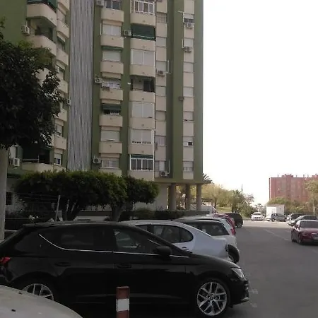 Piso Muy Amplio En . Malaga
