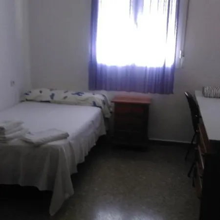 Piso Muy Amplio En . * Malaga